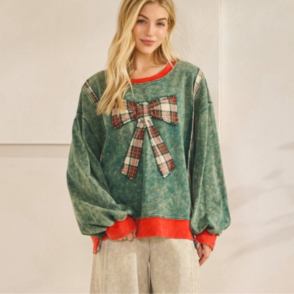 Oversized Soft Merry Mineral-Wash Bow Pullover Sweatshirt Size Medium NEW - Picture 3 of 10